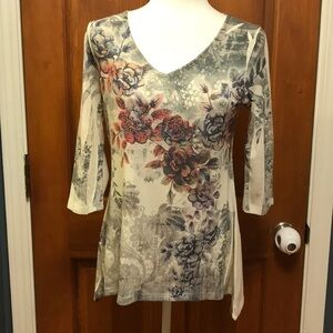 Brittany Black V-Neck Size Petite Medium Tee